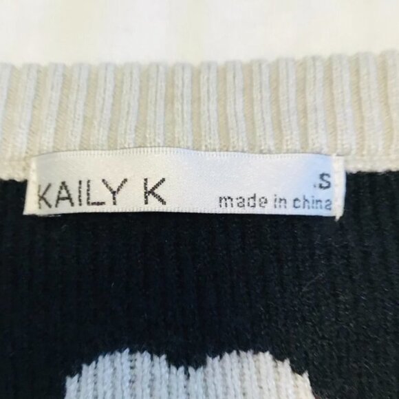 Kaily K Gray Viscose Blend Sweater with Heart Pattern Size S - Picture 8 of 9